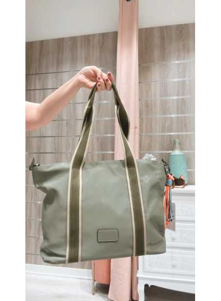 Bolso Helena kaki con asas de rayas en contraste.