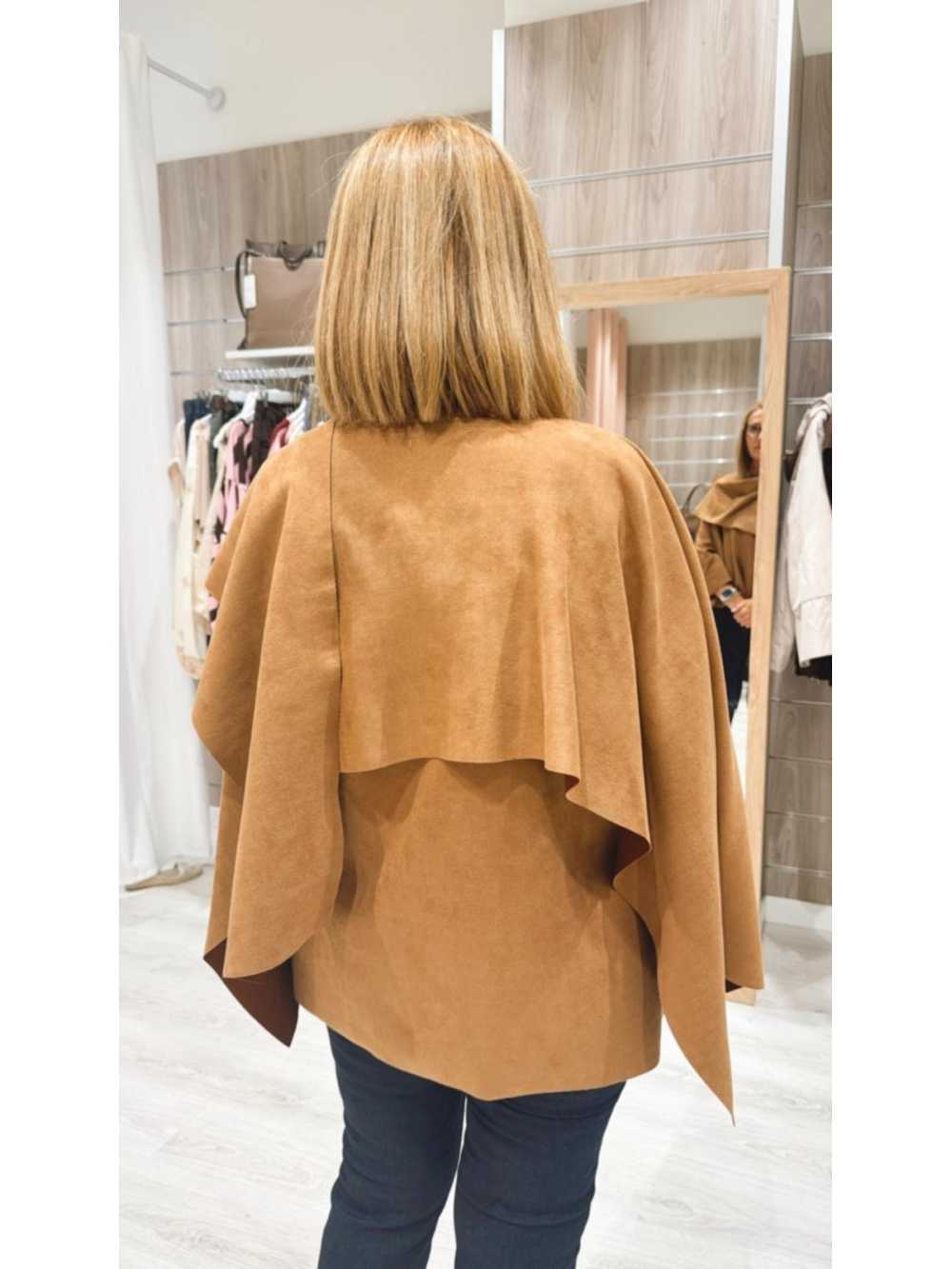 Chaqueta Efecto Capa