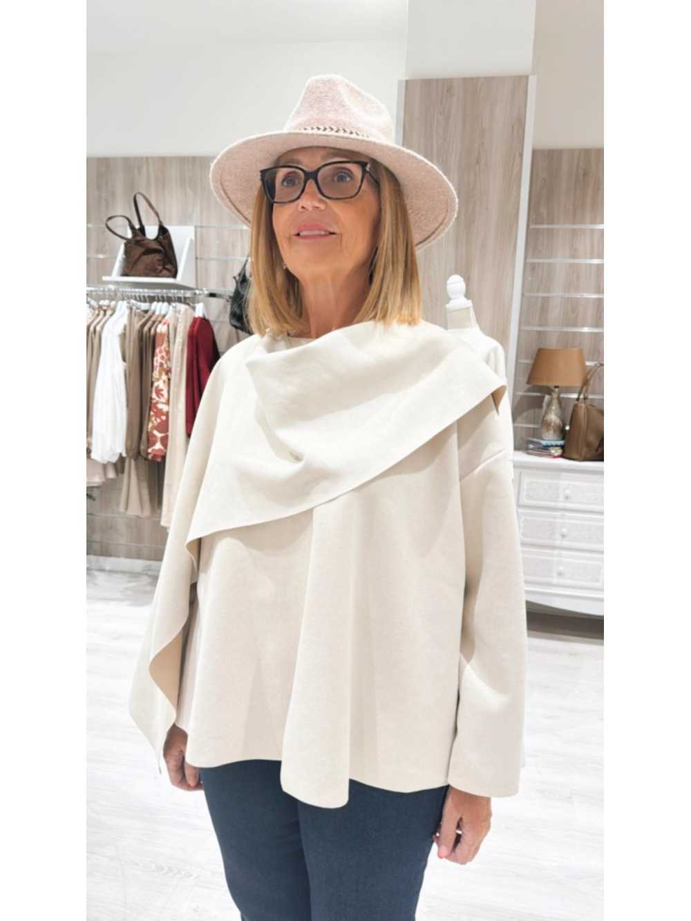 Chaqueta Efecto Capa Clarita
