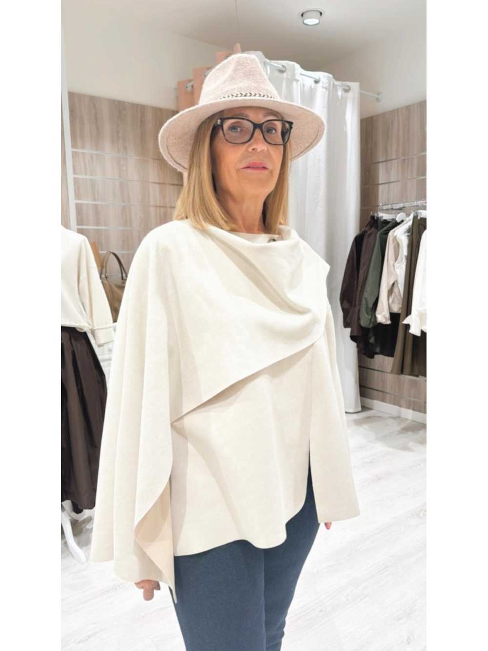 Chaqueta Efecto Capa Clarita