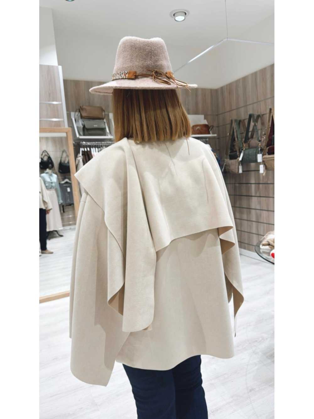Chaqueta Efecto Capa Clarita