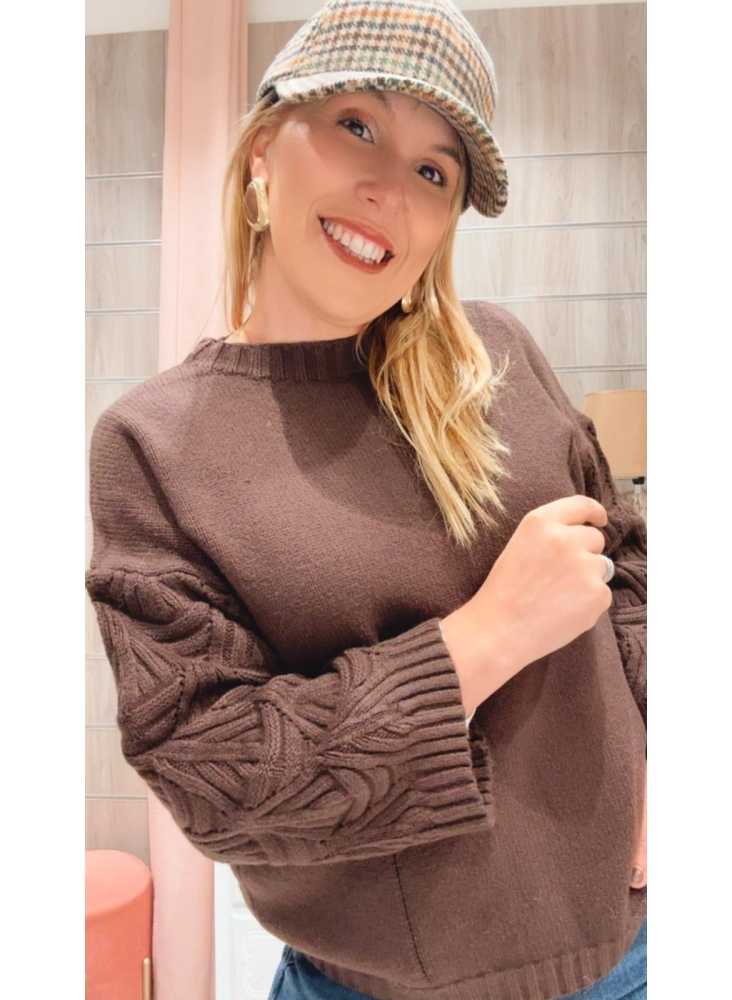 Jersey Valentina Marrón – comodidad y estilo para tu día a día.