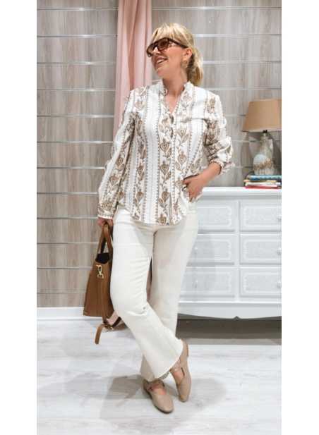 Blusa Aurora bordada en tonos beige – Colección otoño/invierno 2025.