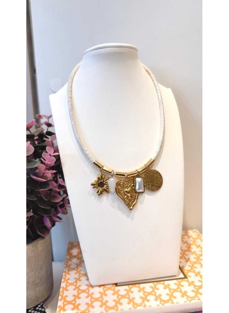 Perfecto para looks sofisticados. ¡Disponible en Le Munir!