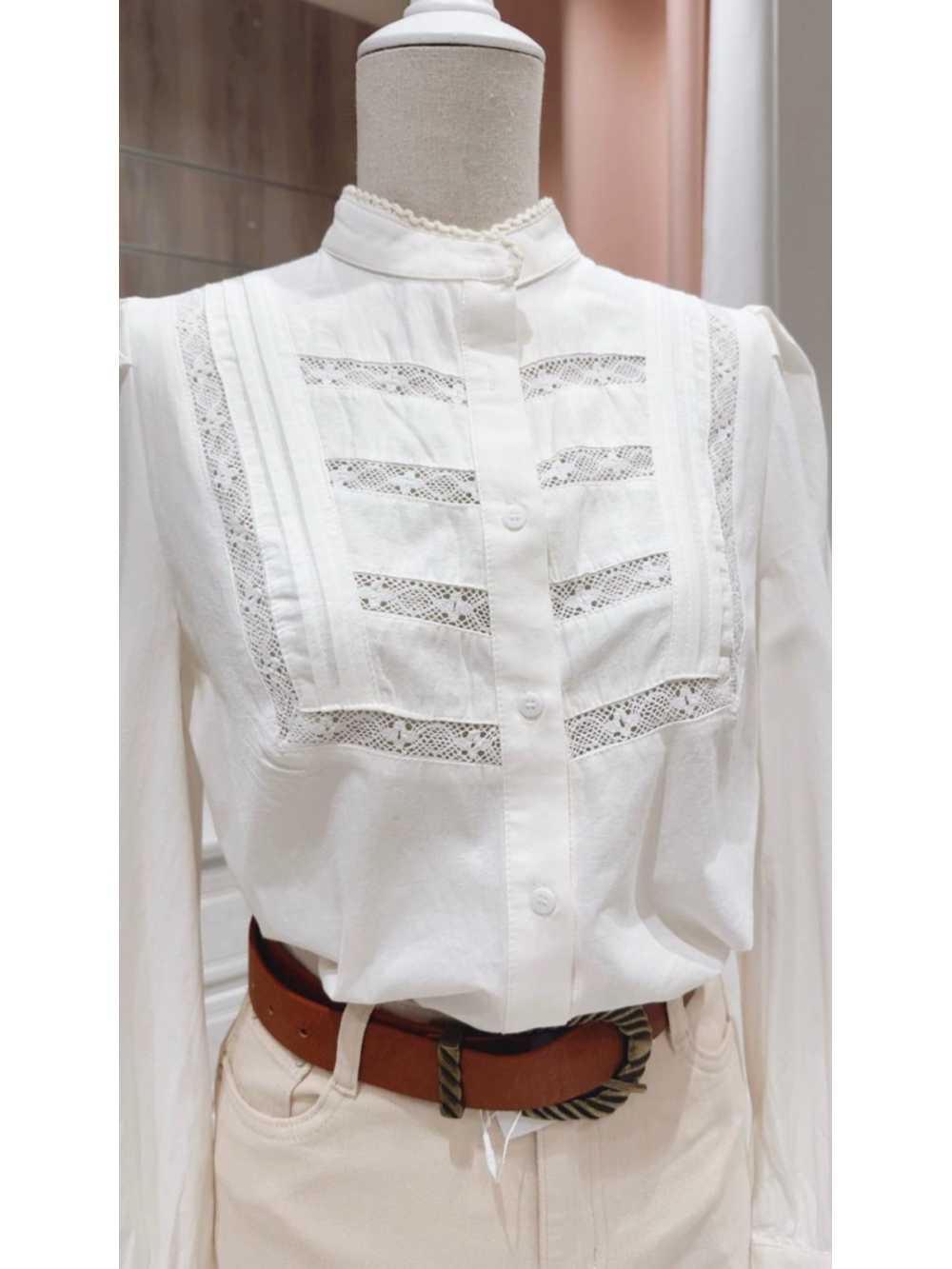 Camisa Paula Blanca Mujer Algodón 100% con Encaje y Cuello Mao