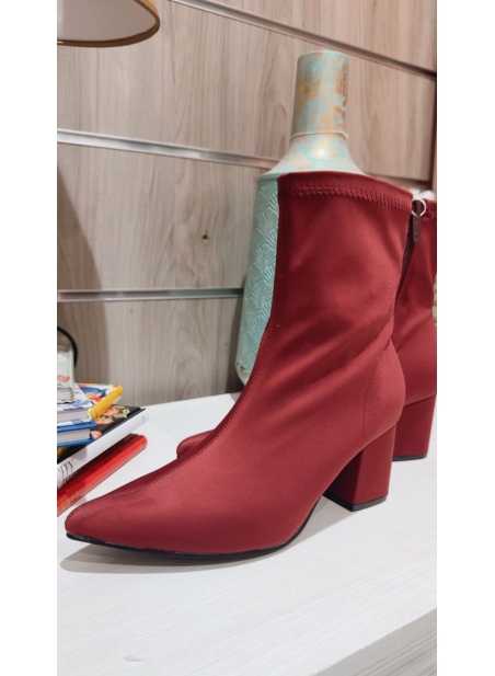 Botines Mar Burdeos – elegancia y estilo para tus looks de otoño/invierno
