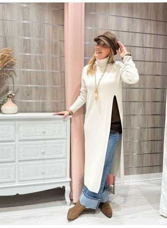 Suave, cálido y muy favorecedor, ideal para combinar con vaqueros o leggings.