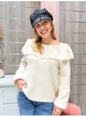 Jersey Lidia mostrando el tejido suave y el escote amplio